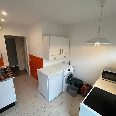 Monteure Und Pendler Willkommen! Komfortable 2 In Der Innenstadt Apartment Neumuenster