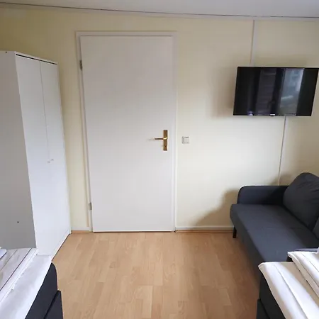 Monteure Und Pendler Willkommen! Komfortable 2 In Der Innenstadt Apartment Neumuenster