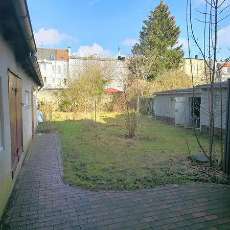 Monteure Und Pendler Willkommen! Komfortable 2 In Der Innenstadt Neumuenster