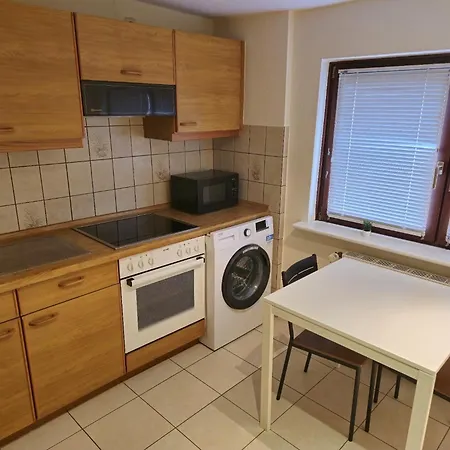 Monteure Und Pendler Willkommen! Komfortable 2 In Der Innenstadt Apartment