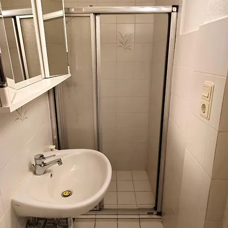 Monteure Und Pendler Willkommen! Komfortable 2 In Der Innenstadt * Neumünster